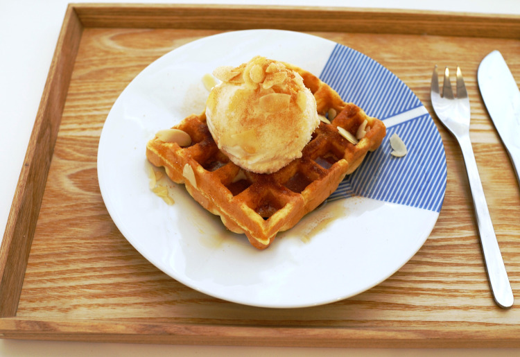 シナモンとメープルのワッフル